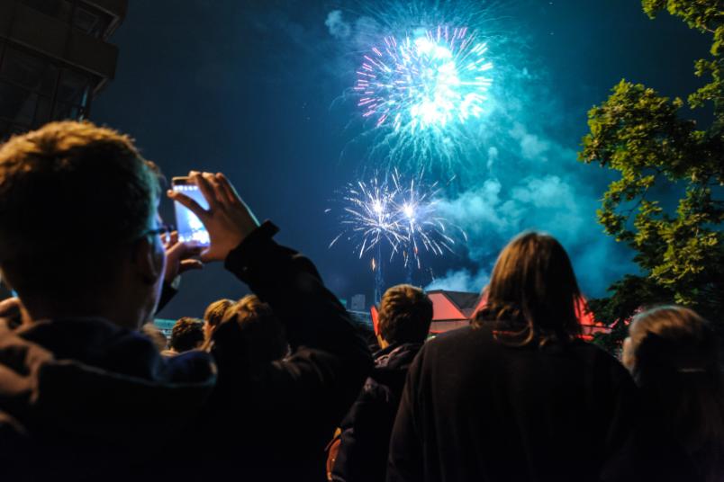 Bleibende Erinnerung: Das Feuerwerk 2016 ist spektakulär.