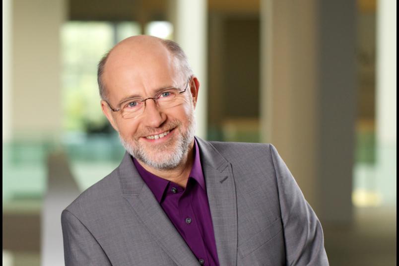 Astrophysiker und Wissenschaftsjournalist Harald Lesch ist zu Gast im Alfried-Krupp-Schülerlabor.