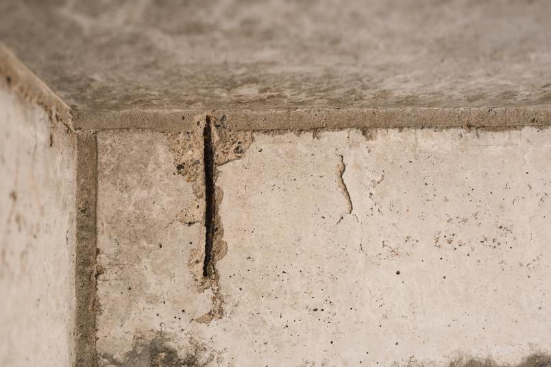 Riss in Betonwand