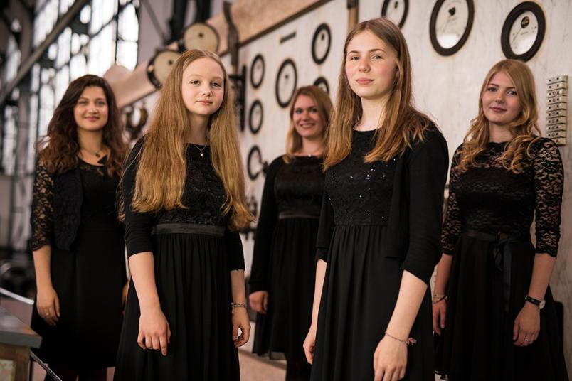 <div>
Sängerinnen der größten Singschule Europas treten im Blue Square auf.</div>
