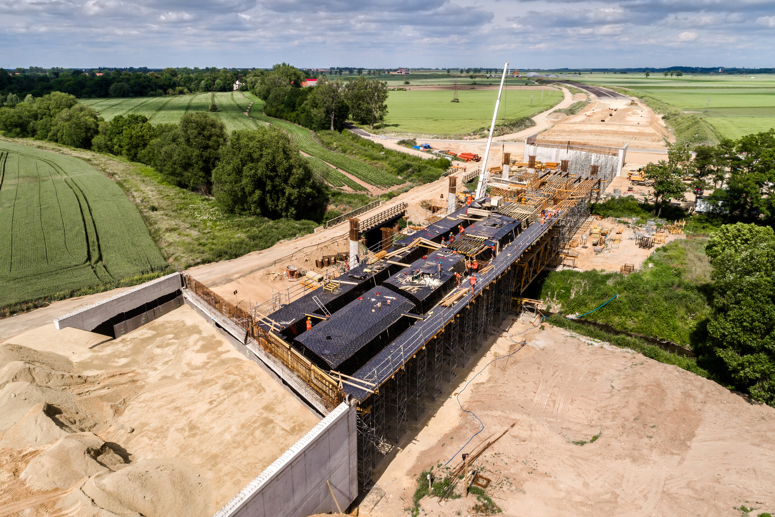 Großbaustelle für eine neue Autobahn-Brücke