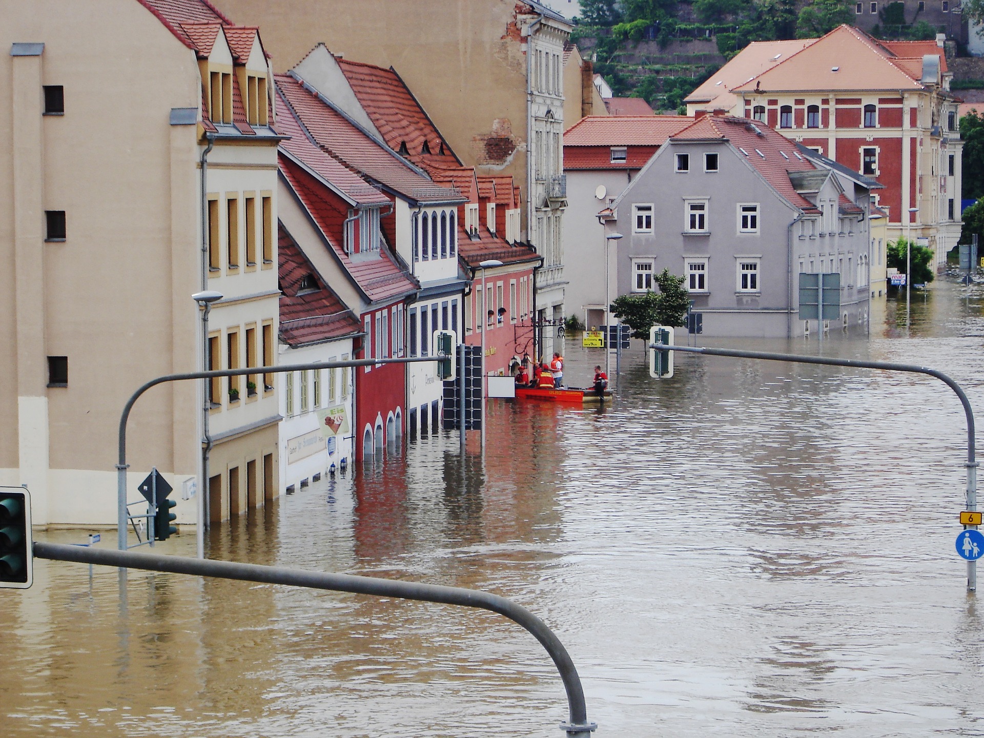 Hochwasser in einer Stadt.