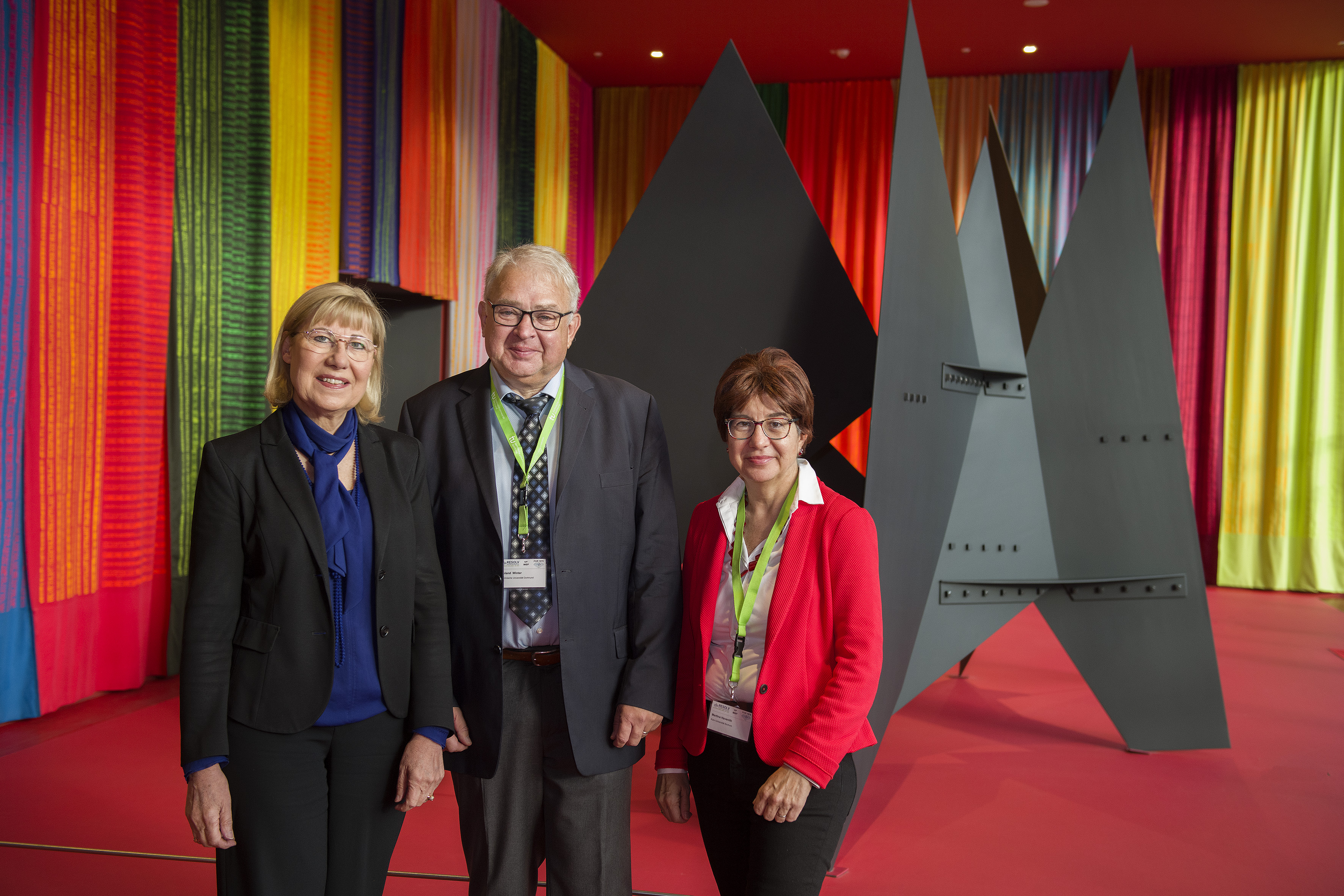 Bilanzsymposium im Dortmunder U (von links): Prof. Dr. Ursula Gather, Rektorin der Technischen Universität (TU) Dortmund, Prof. Dr. Roland Winter von der TU Dortmund und Resolv-Sprecherin Martina Havenith (RUB)