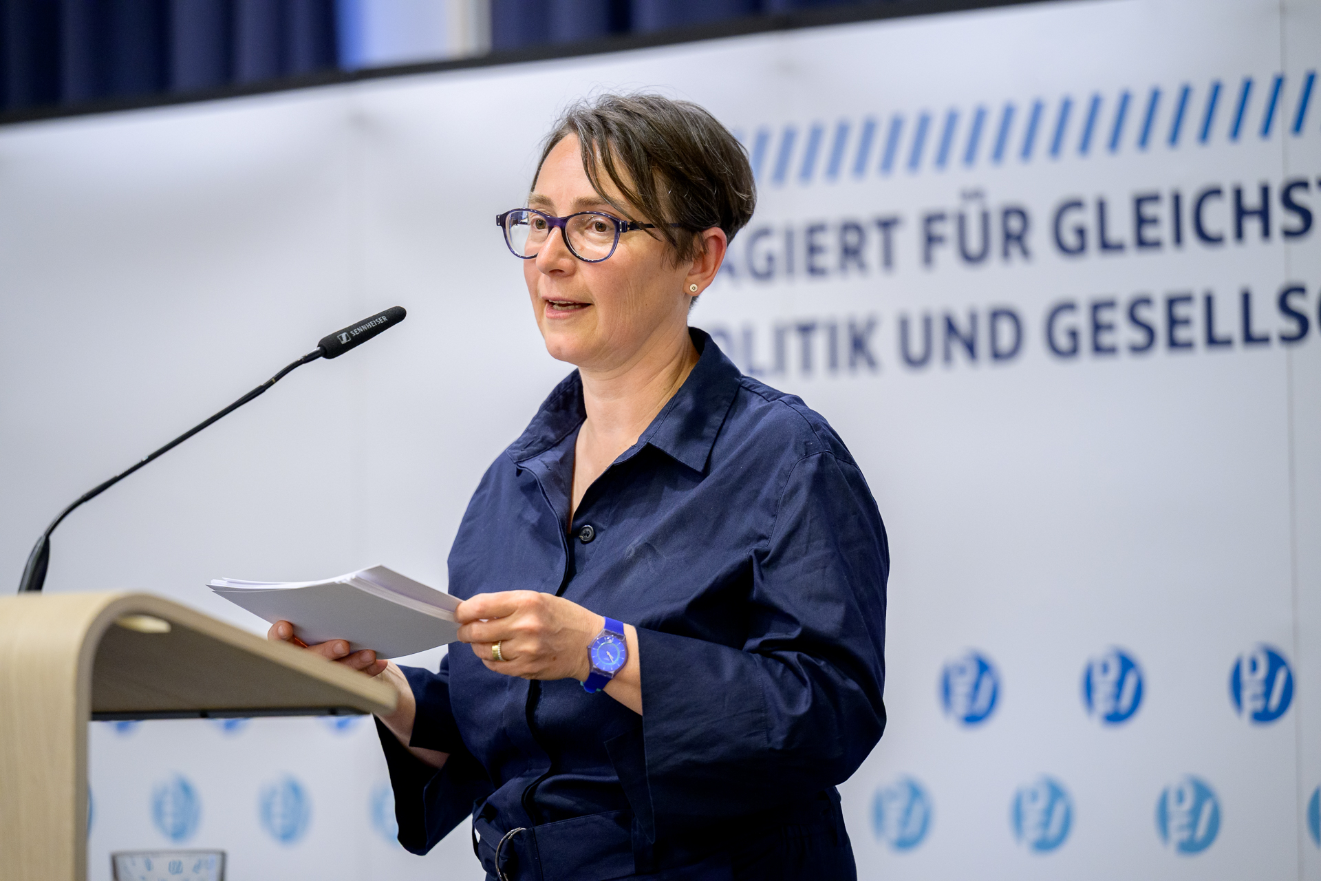 Beate von Miquel am Rednerpult