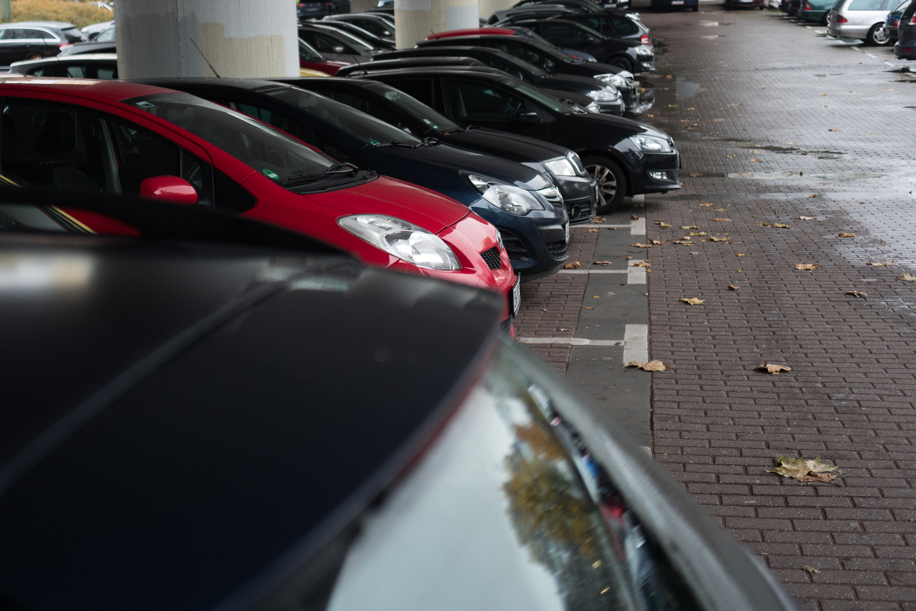 Autos auf Parkplatz