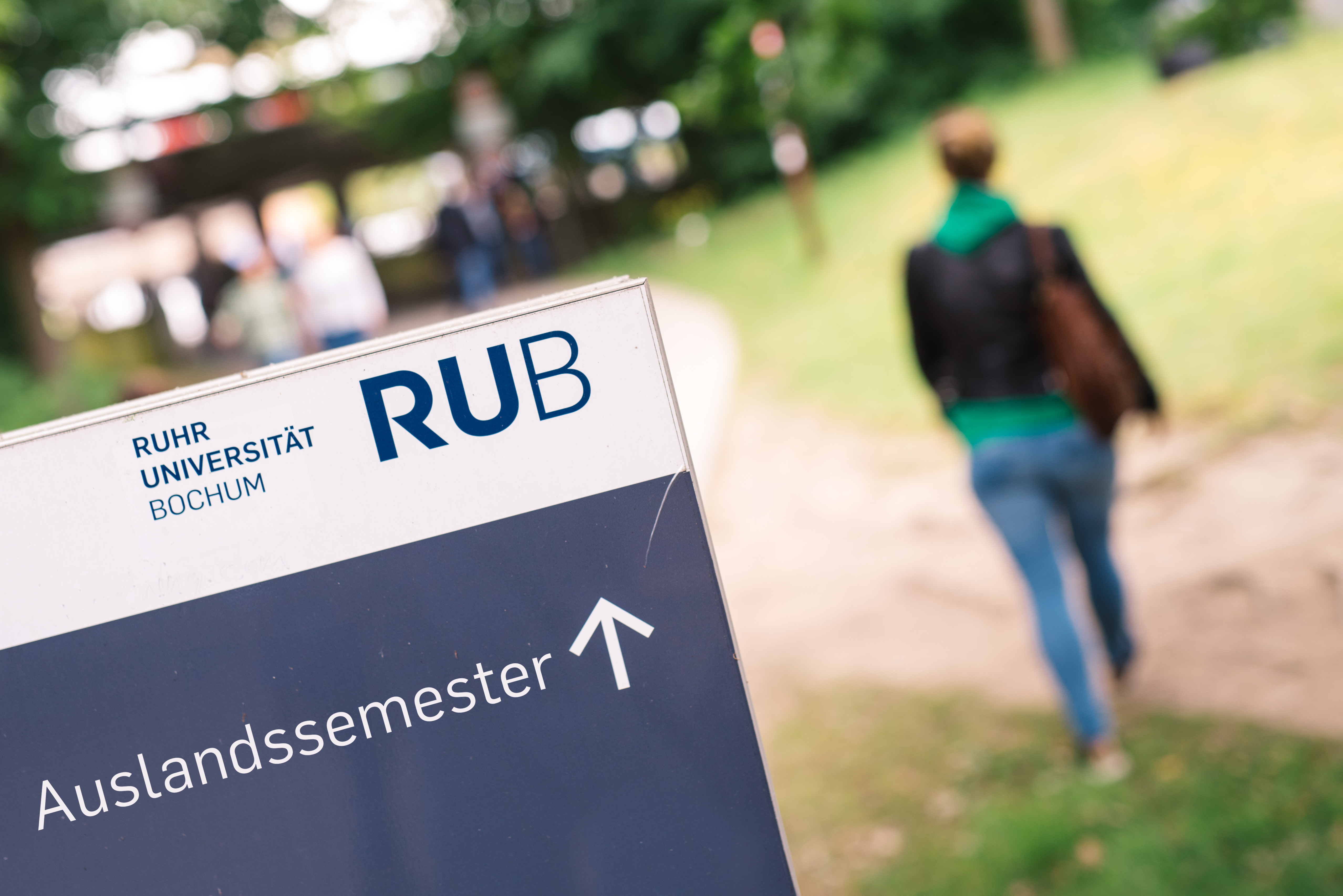 Schild mit dem Text "Auslandssemester"