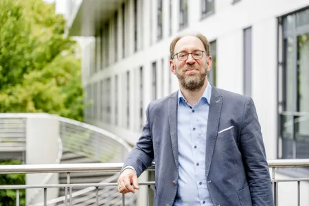 Porträtfoto von Joachim Horvath an der Ruhr-Universität Bochum