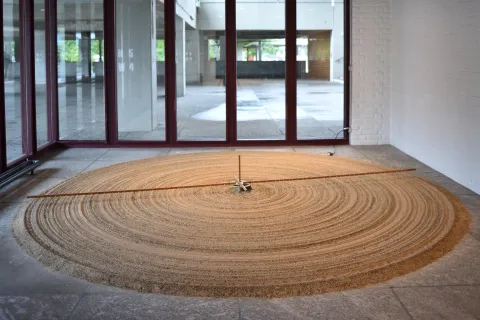 Kunstwerk: Günther Ueckers Sandmühle