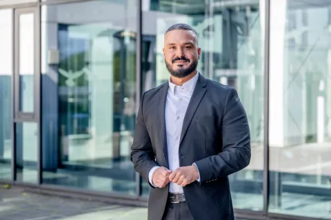 Porträt Yassir Jakani