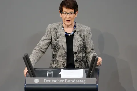 Bundestagspräsidentin a. D. Prof. Dr. Rita Süssmuth bei einer Rede