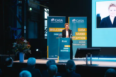 Ministerin Ina Brandes hält Rede