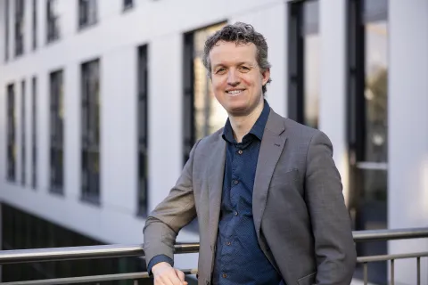 Jan de Graaf ist seit April 2026 Professor für Europäische Geschichte an der Ruhr-Universität Bochum.