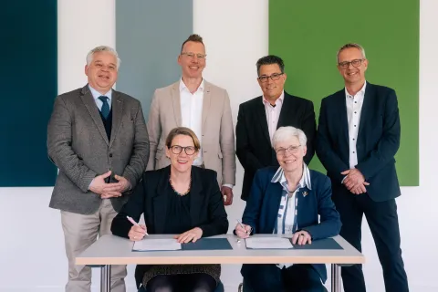 Unterzeichnung des Letters of Intent zur Gründung der Weiterbildungsgesellschaft im Ruhr Innovation Lab