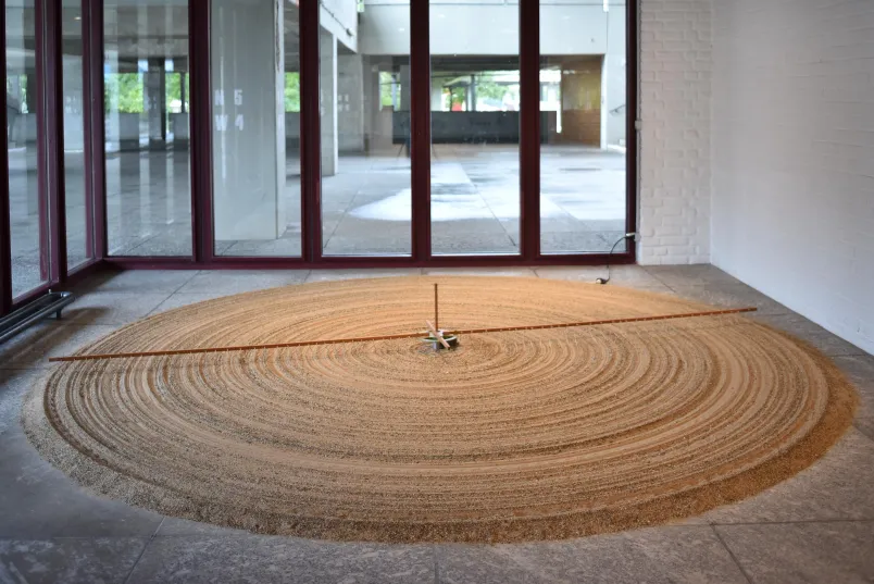 Kunstwerk: Günther Ueckers Sandmühle