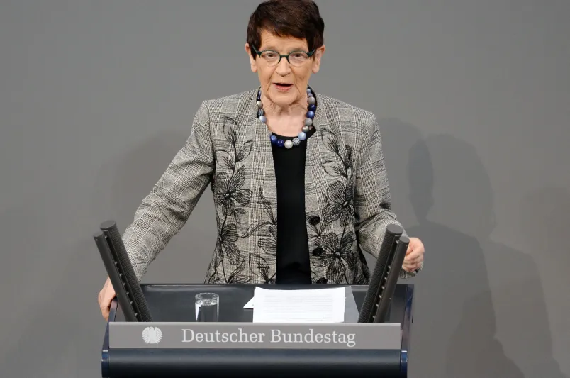 Bundestagspräsidentin a. D. Prof. Dr. Rita Süssmuth bei einer Rede
