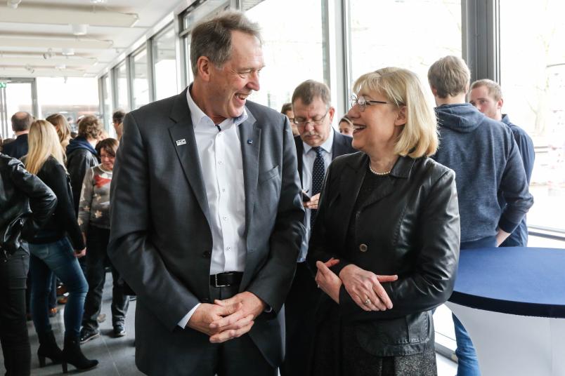 Axel Schölmerich, Rektor der RUB, und Ursula Gather, Rektorin der Technischen Universität Dortmund