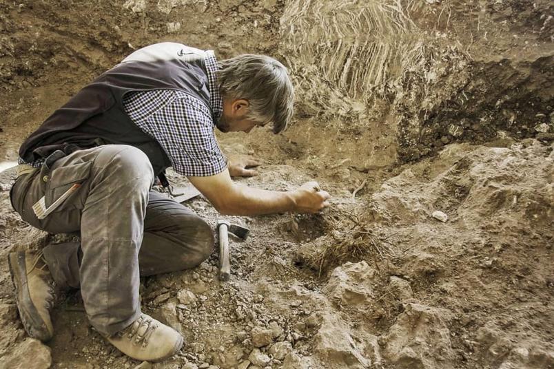 Thomas Stöllner bei der Ausgrabung im Salzbergwerk Douzlakh.