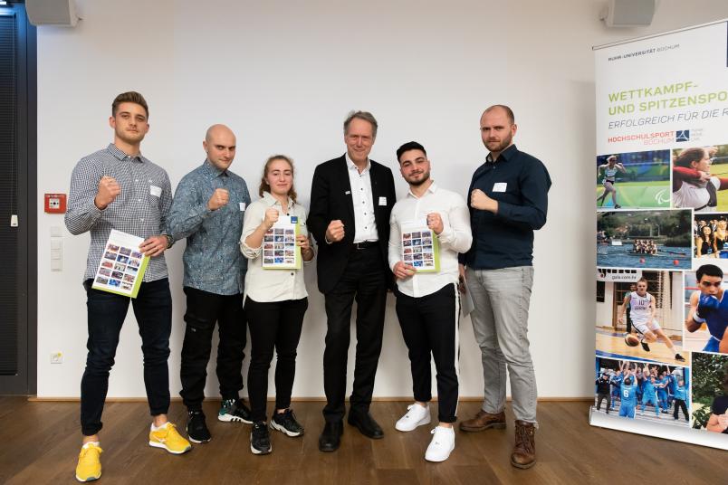 Karatekämpferinnen und -kämpfer werden geehrt