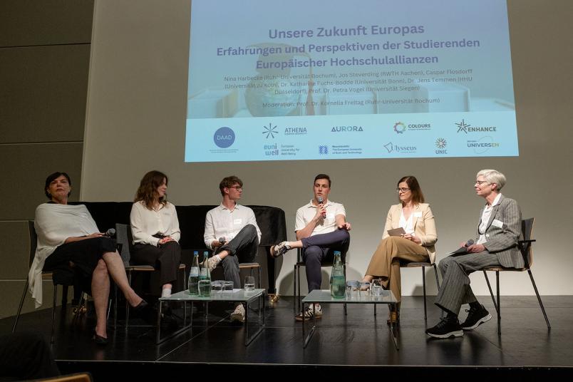 Foto von der Paneldiskussion Unsere Zukunft Europas am 15. Mai.