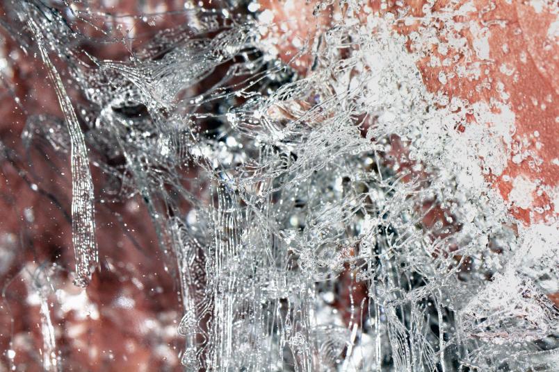 Fädrige Eisstrukturen