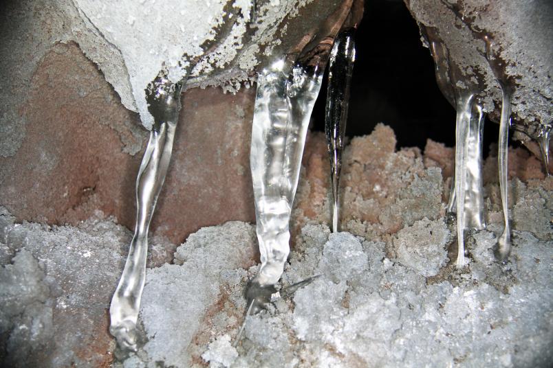 Gefrorene Wassersäulen