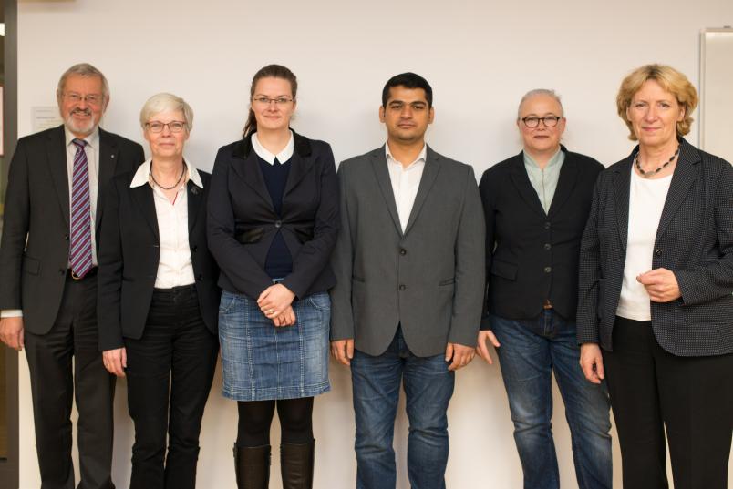 Prof. Dr. Ulf Eysel (GdF), Prorektorin für Lehre und Forschung Prof. Dr. Kornelia Freitag, Viviana Haase, Hassan Bukhari, Ursula Justus (Research School), Birgit Fischer (GdF)