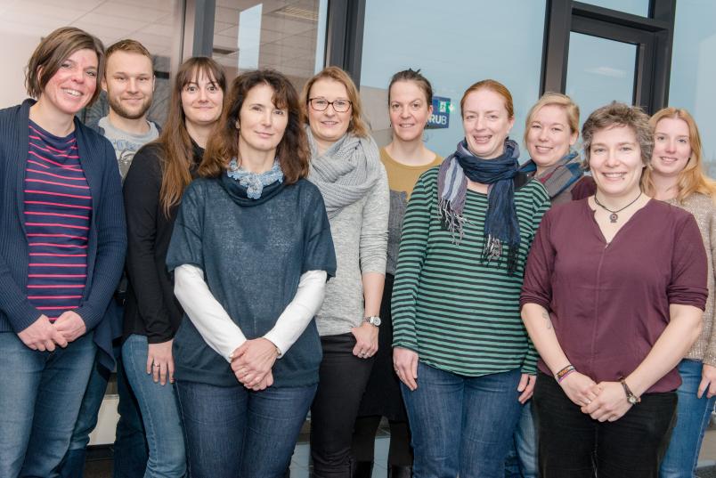 Gruppenbild mit etwa zehn Personen
