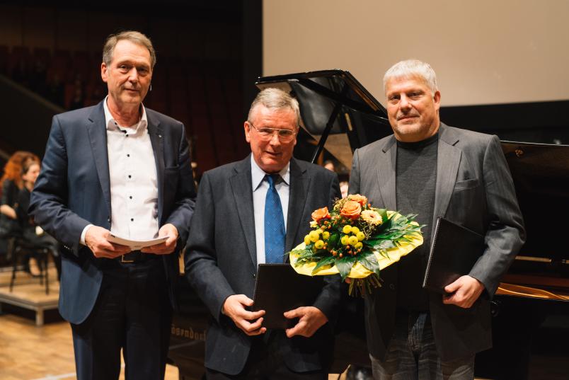 Gruppenbild mit vier Personen