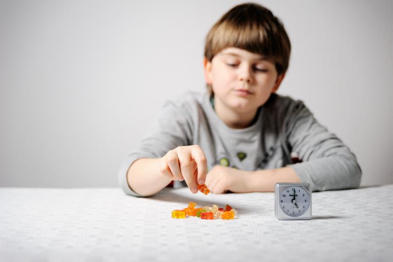 Experiment mit Süßigkeiten.