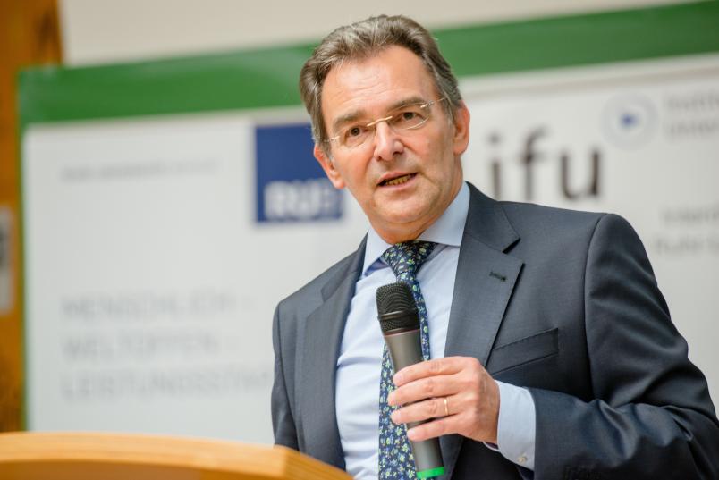 Bernhard Pellens