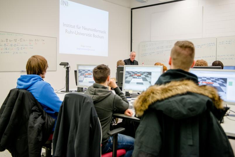 Schüler in einem Workshop.