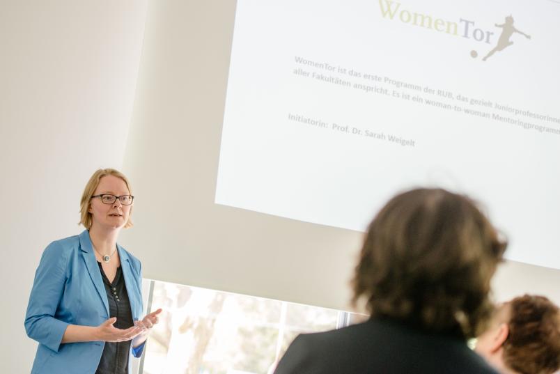 Sarah Weigelt im Women Professors Forum