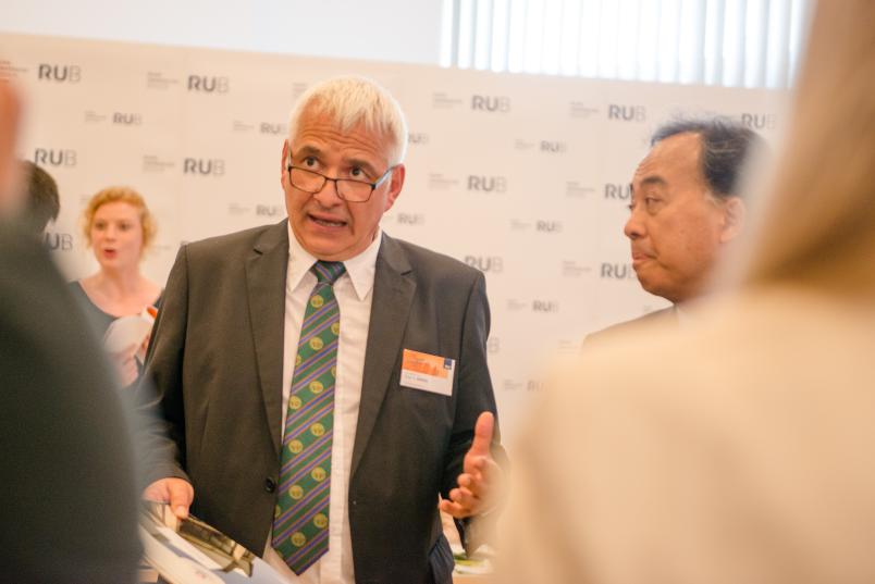 Jurist Peter Windel weiß, wo die Knackpunkte der Digitalisierung liegen