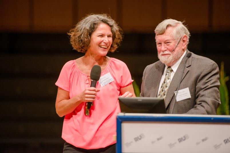 Christiane Wüllner mit Prof. Paul Walker von der University of Charleston aus den USA