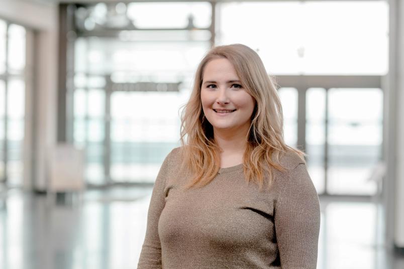 Porträtfoto von Laura Chlebos