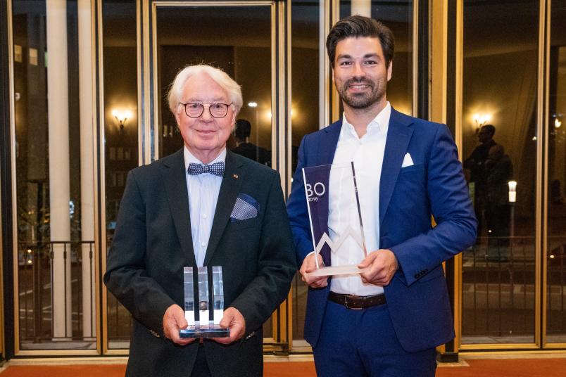 Horst Görtz (links) wurde für sein Engagement in der IT-Sicherheit mit dem Ehrenpreis 2018 ausgezeichnet, Christian Hamer von der Fotostudiokette Picture People erhielt den Marketing Award 2018.