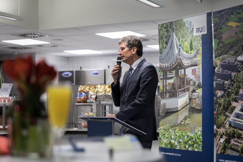 Marcel Angenend, Leiter der Niederlassung NRW des Generalunternehmers Hochtief