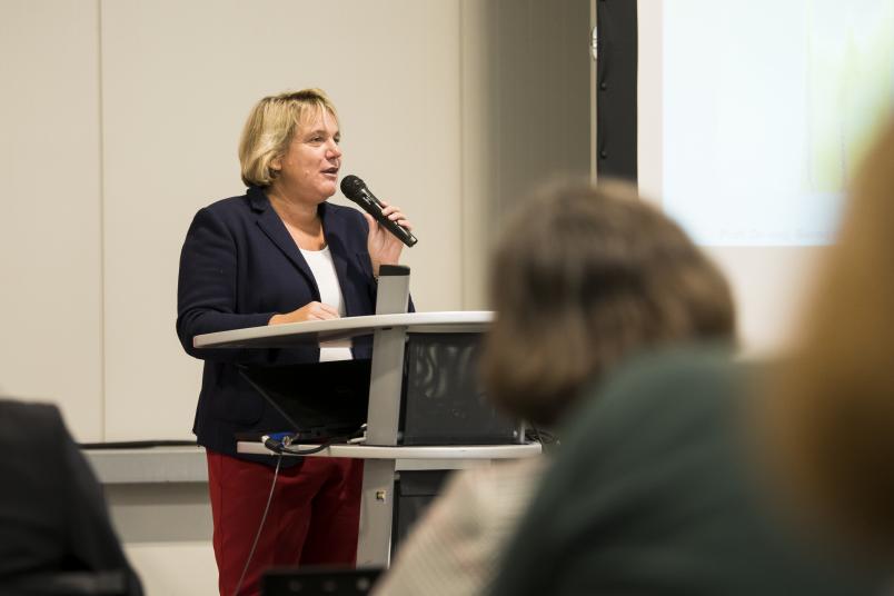 Zum Studienstart kamen Vertreter dreier Landtagsfraktionen nach Bochum. Martina Hannen ist Sprecherin für schulische Berufs- und Weiterbildung der FDP.