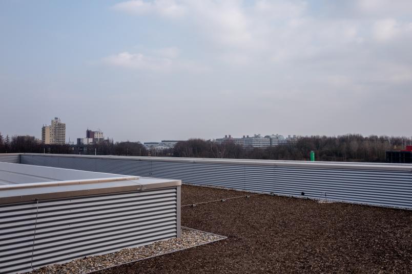 Blick vom Forschungsbau nach Südosten auf den angrenzenden Campus der RUB und das Uni-Center