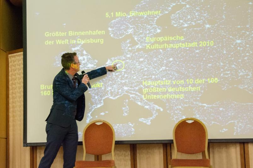 Hans Stallmann, Koordinator der UA Ruhr, verdeutlicht die Stärken der Region.