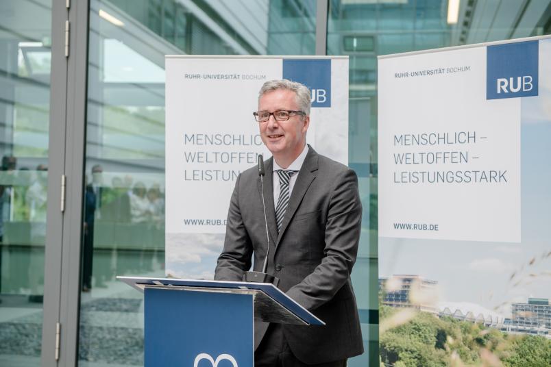 „Mit Prodi übergeben wir ein Forschungsgebäude der Spitzenklasse“, so Marcus Hermes, Geschäftsführer des Bau- und Liegenschaftsbetriebs NRW.
