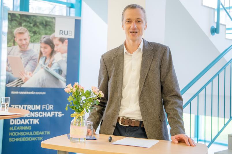 Wissenschaftler spricht
