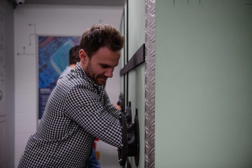 Student im Escape Room