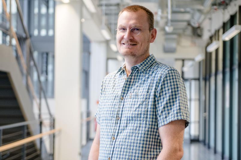Porträt von Geowissenschaftler Sebastian Breitenbach