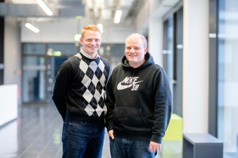 Porträt der IT-Sicherheitsforscher Philipp Markert und Maximilian Golla