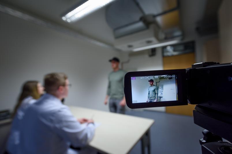 Videokamera filmt Proband