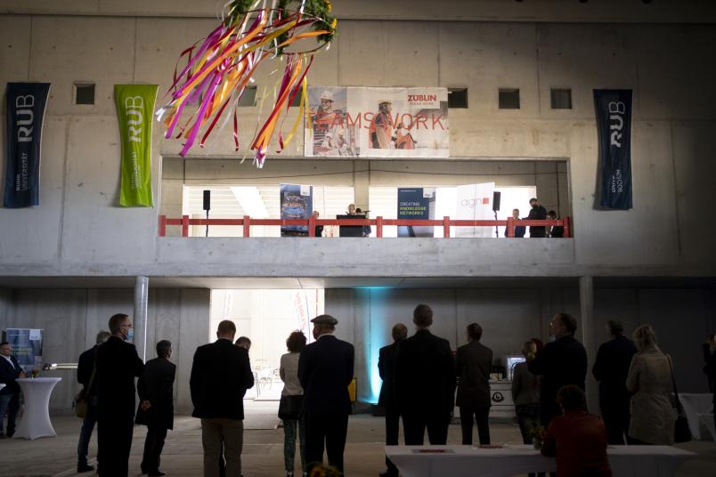 Das Richtfest für den Forschungsbau hat wegen Corona nur mit wenigen Gästen stattgefunden.