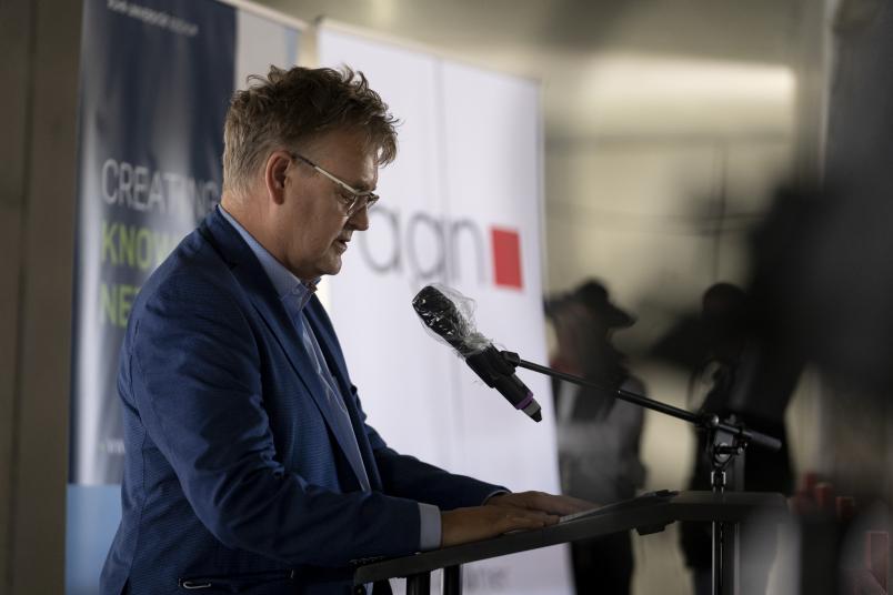 Für das Unternehmen ist Ulrich Müntefering, technischer Leiter des Züblin-Bereichs Bonn, zu Gast in Bochum.