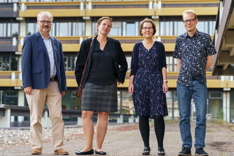 Projektteam: Die Leiterin Kristin Platt und der Leiter Jürgen Nagel werden durch Tabea Buddeberg (zweite von links) und Dr. Lasse Wichert (rechts) verstärkt.