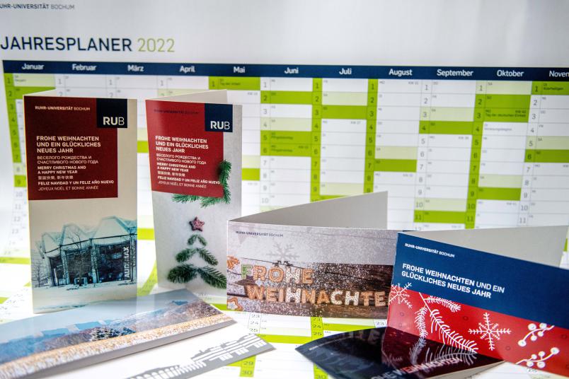 Weihnachtskarten und Kalender